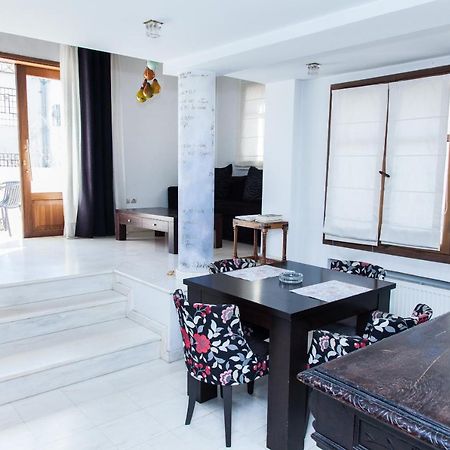 Unique Apt W/ Veranda Walking Distance To Sites Διαμέρισμα Αθήνα Εξωτερικό φωτογραφία